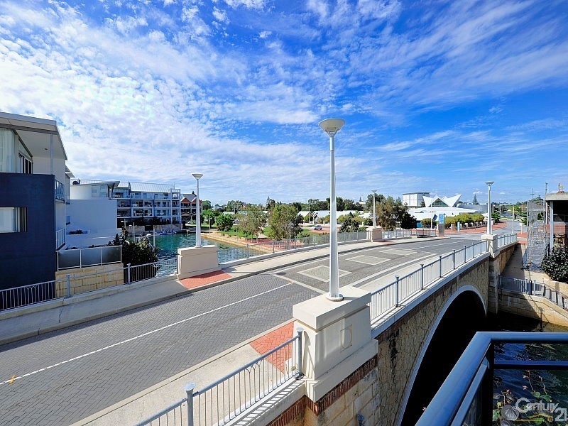 2/1 Florian Mews, Mandurah WA 6210