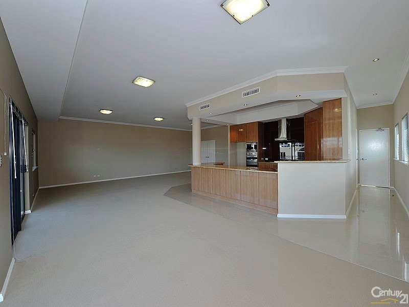 2/1 Florian Mews, Mandurah WA 6210