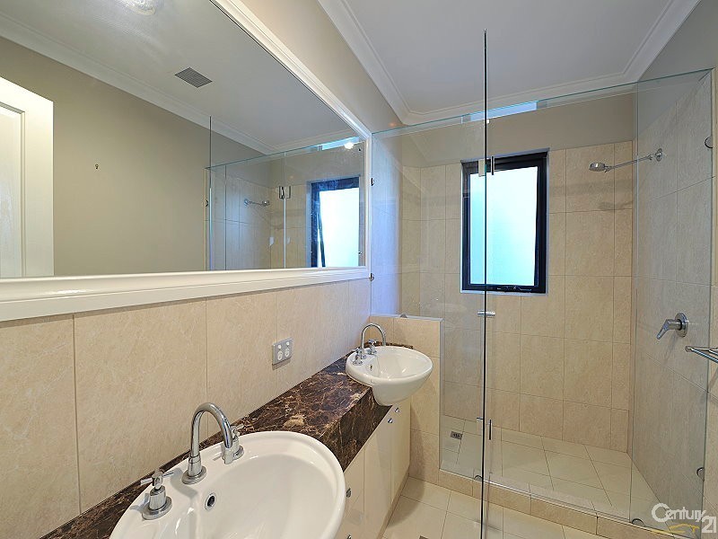 2/1 Florian Mews, Mandurah WA 6210