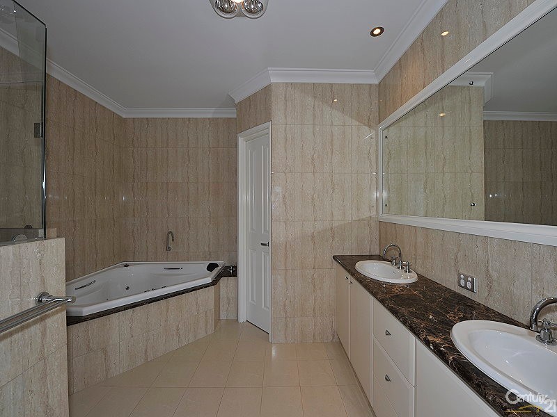 2/1 Florian Mews, Mandurah WA 6210