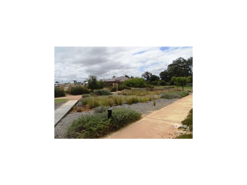 18 Gibbs Circuit RAVENSWOOD, Mandurah WA 6210