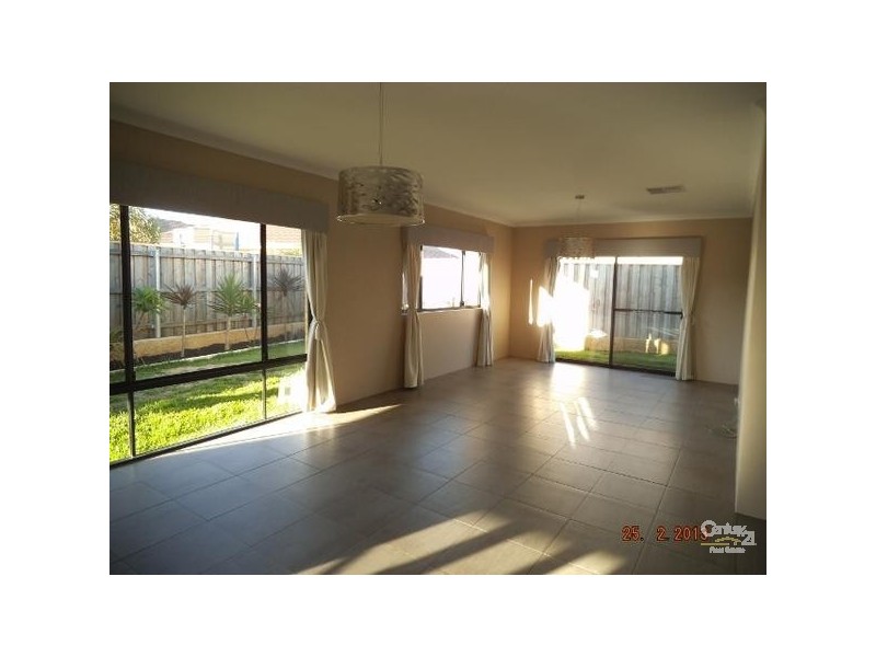 5 Pictum Way HALLS HEAD, Mandurah WA 6210