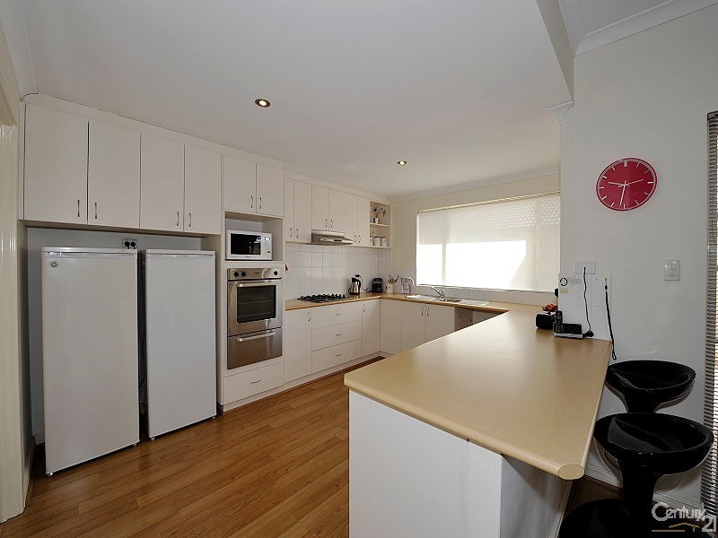 7 Hokitika Drive, Dudley Park WA 6210