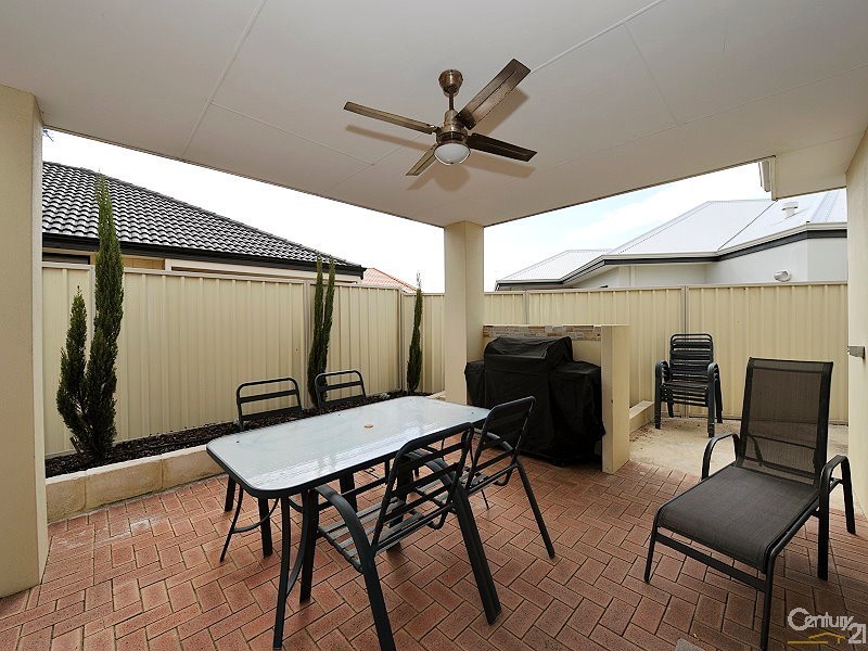 7 Hokitika Drive, Dudley Park WA 6210