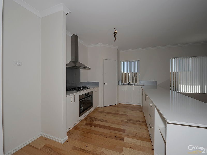 12 Jennerae Bend, Halls Head WA 6210