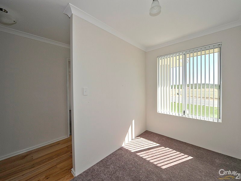 12 Jennerae Bend, Halls Head WA 6210