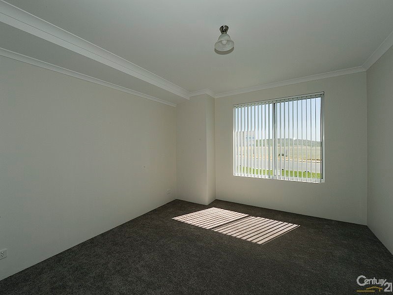 12 Jennerae Bend, Halls Head WA 6210