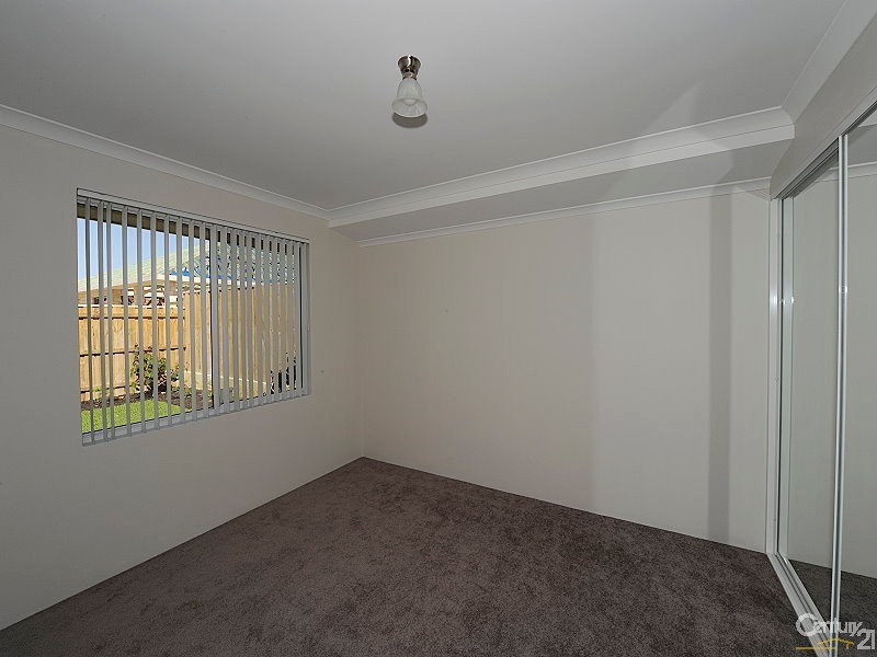 12 Jennerae Bend, Halls Head WA 6210