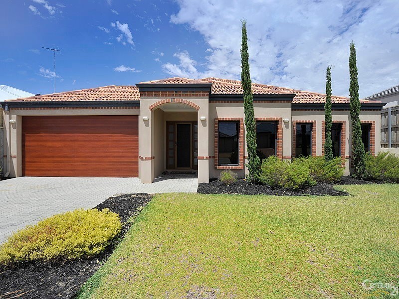 16 Adriana Way, Halls Head WA 6210