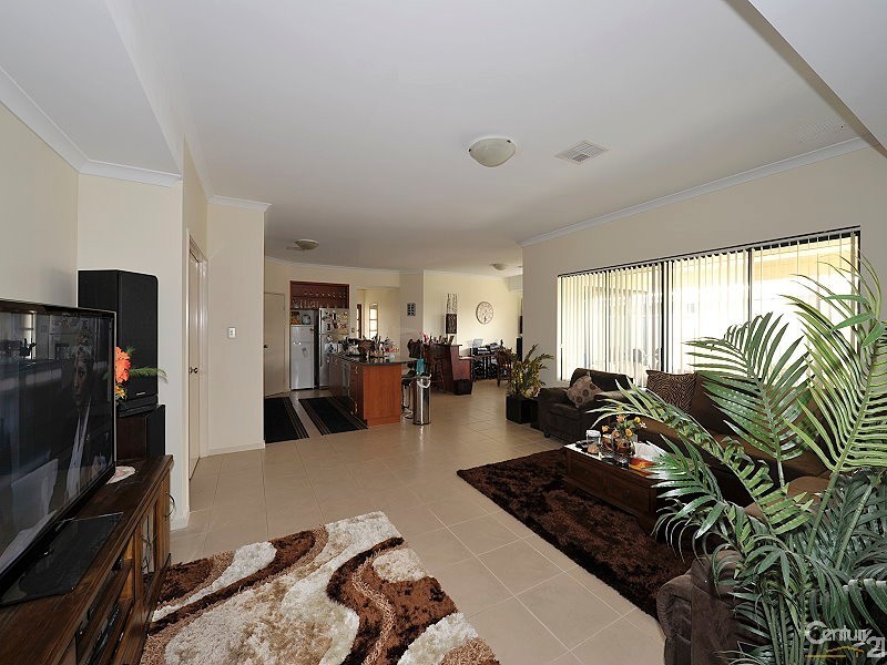16 Adriana Way, Halls Head WA 6210