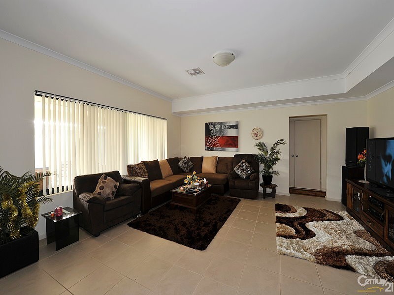 16 Adriana Way, Halls Head WA 6210