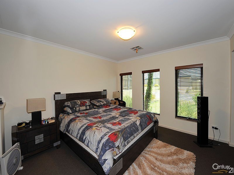 16 Adriana Way, Halls Head WA 6210