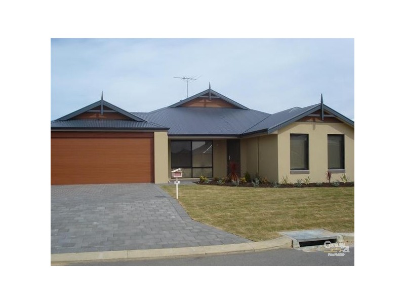 30 Senecio Way HALLS HEAD, Mandurah WA 6210