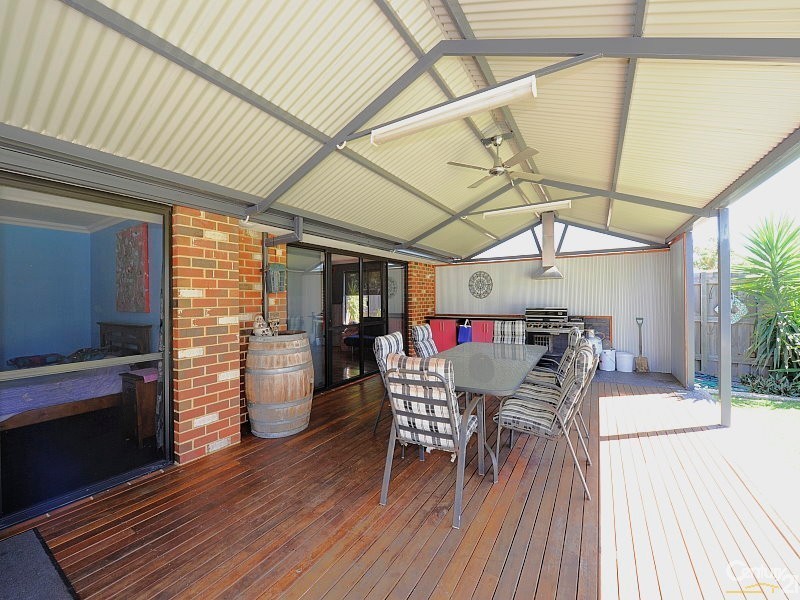 16 Arabian Drive, Coodanup WA 6210