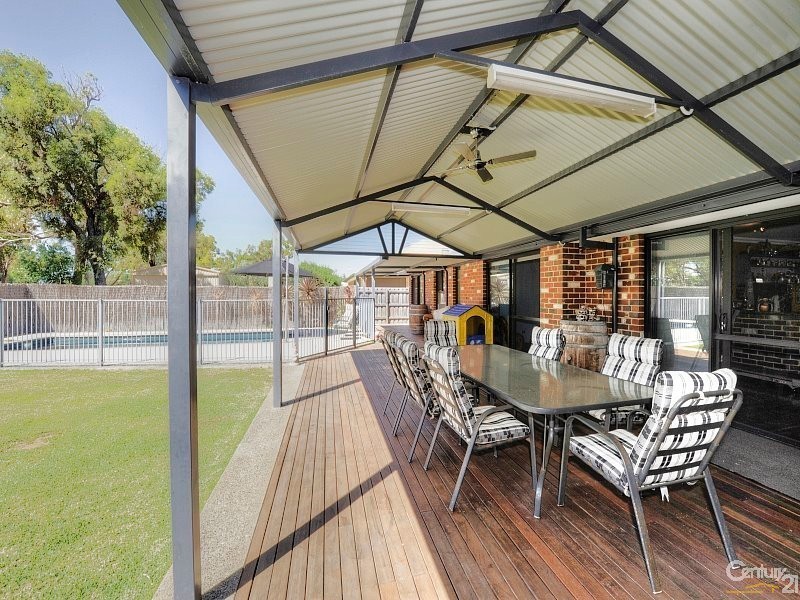 16 Arabian Drive, Coodanup WA 6210