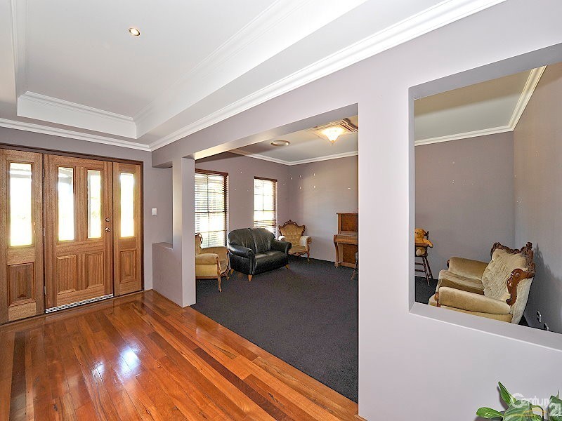 16 Arabian Drive, Coodanup WA 6210