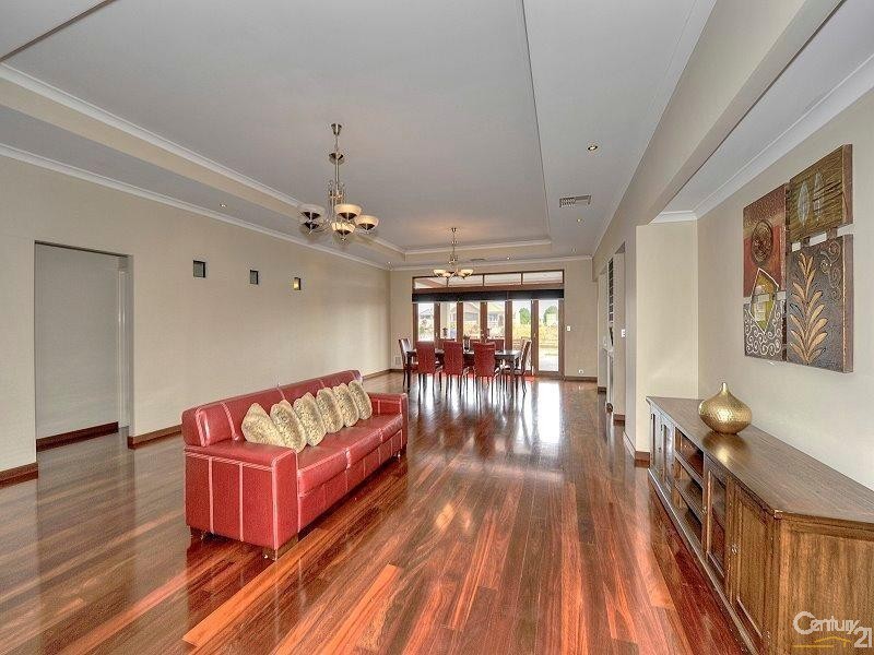 32 Erins Isle, Dudley Park WA 6210