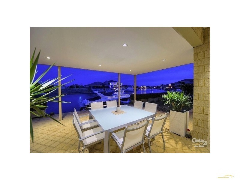 8 Leeuwin Place, Halls Head WA 6210