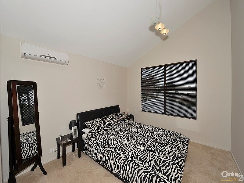 18 Mahogany Drive, Halls Head WA 6210