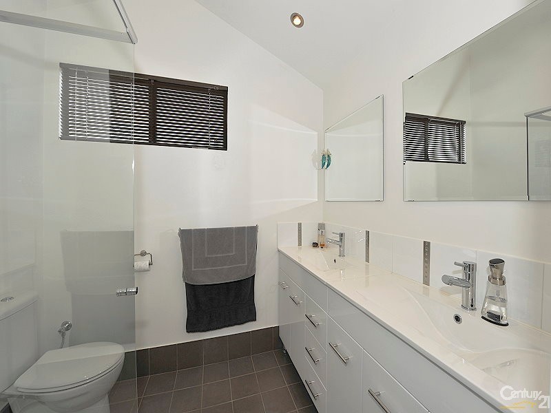 18 Mahogany Drive, Halls Head WA 6210