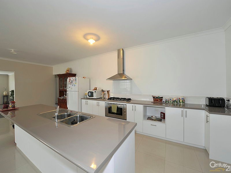 28 Bronzewing Court, Erskine WA 6210