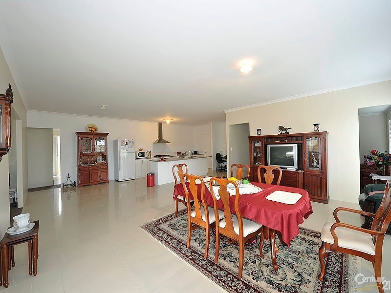 28 Bronzewing Court, Erskine WA 6210