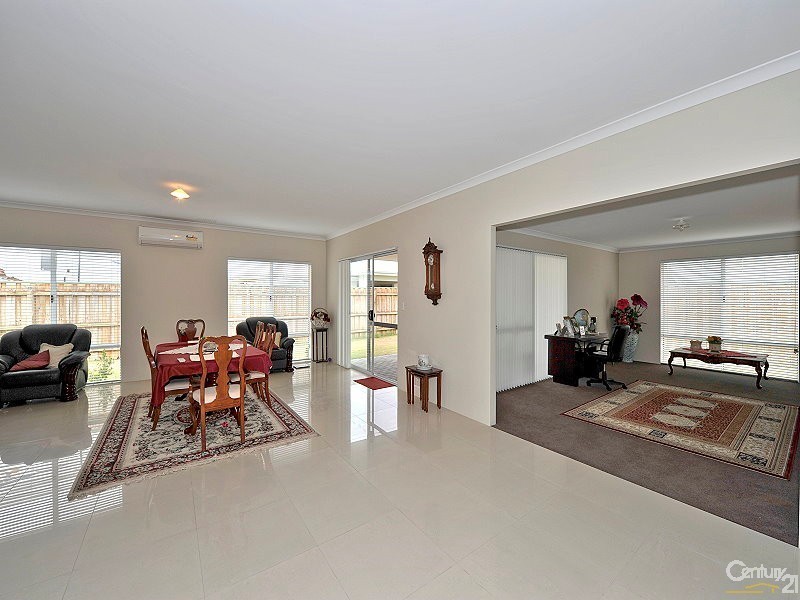 28 Bronzewing Court, Erskine WA 6210