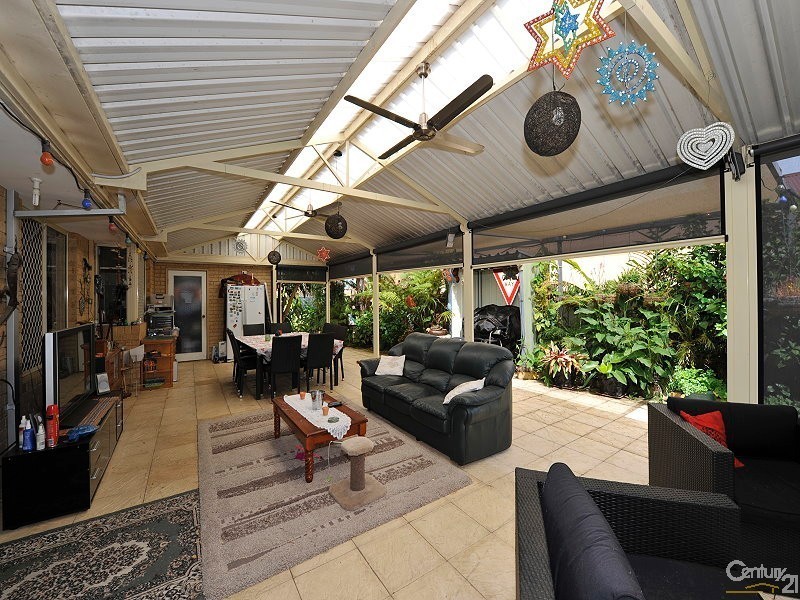 4 Parkstone Grove, Meadow Springs WA 6210