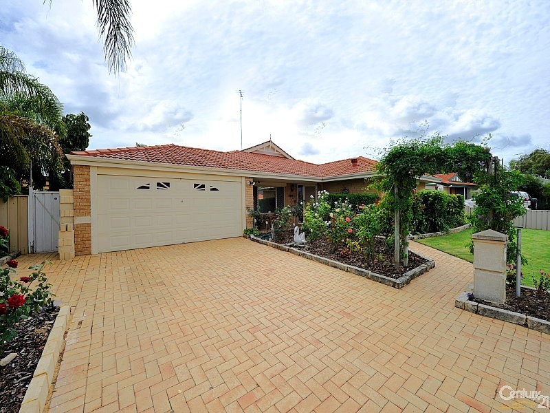 4 Parkstone Grove, Meadow Springs WA 6210