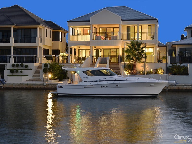 40 Brindabella Crescent, Halls Head WA 6210