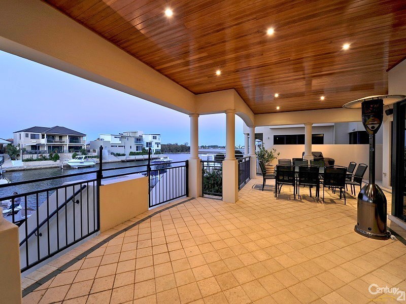 40 Brindabella Crescent, Halls Head WA 6210