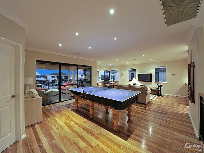 40 Brindabella Crescent, Halls Head WA 6210