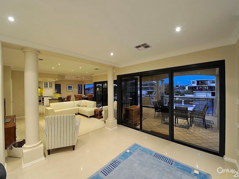 40 Brindabella Crescent, Halls Head WA 6210