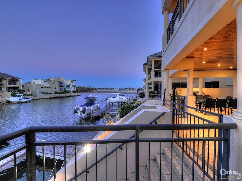 40 Brindabella Crescent, Halls Head WA 6210