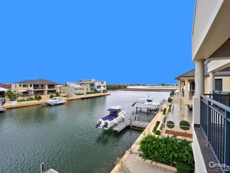 40 Brindabella Crescent, Halls Head WA 6210