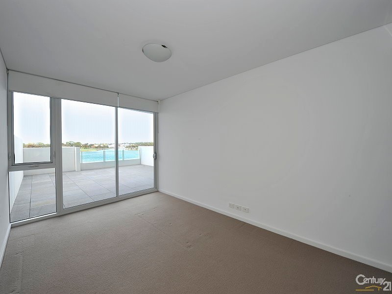 302 Seapoint, 5 Marco Polo Drive, Mandurah WA 6210