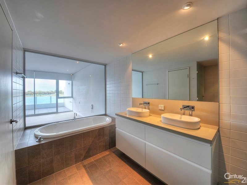 302 Seapoint, 5 Marco Polo Drive, Mandurah WA 6210