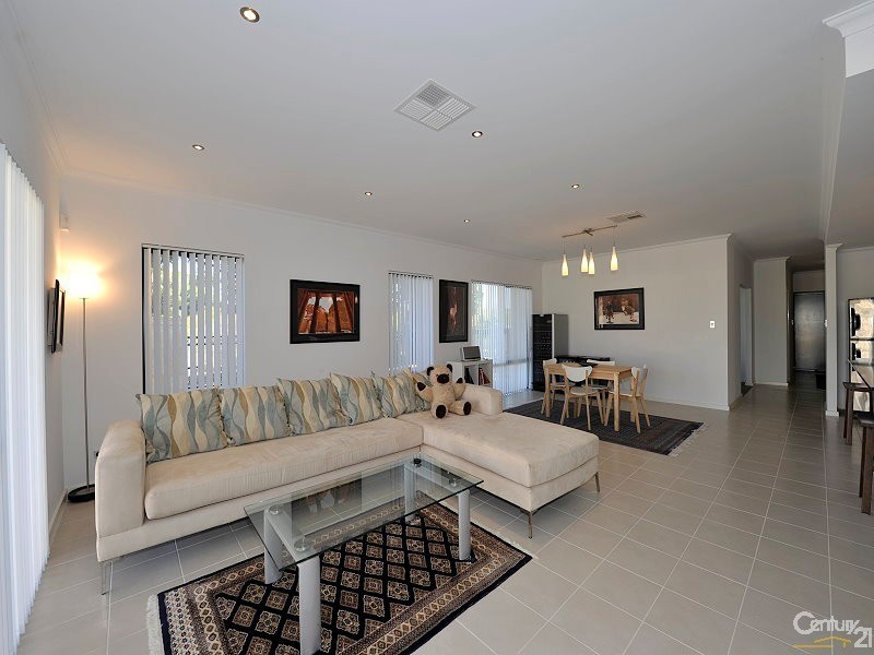 20 Calder Nook, Lakelands WA 6180