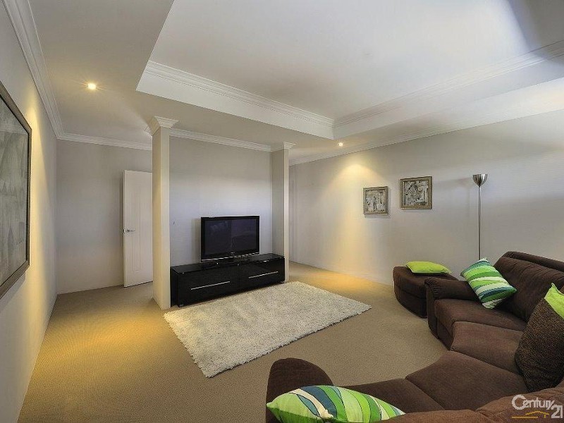 21 Waterlily Drive, Dudley Park WA 6210