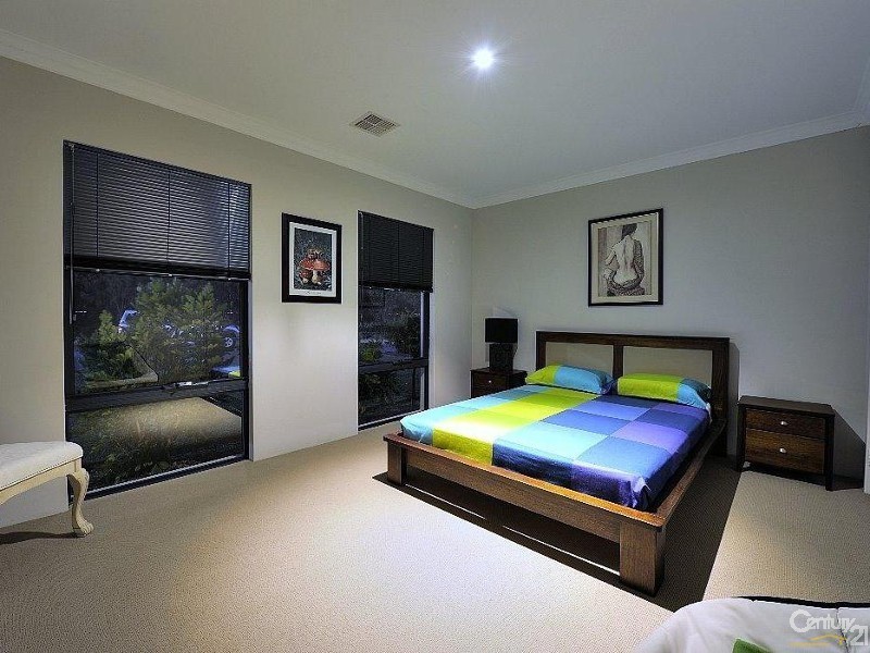 21 Waterlily Drive, Dudley Park WA 6210