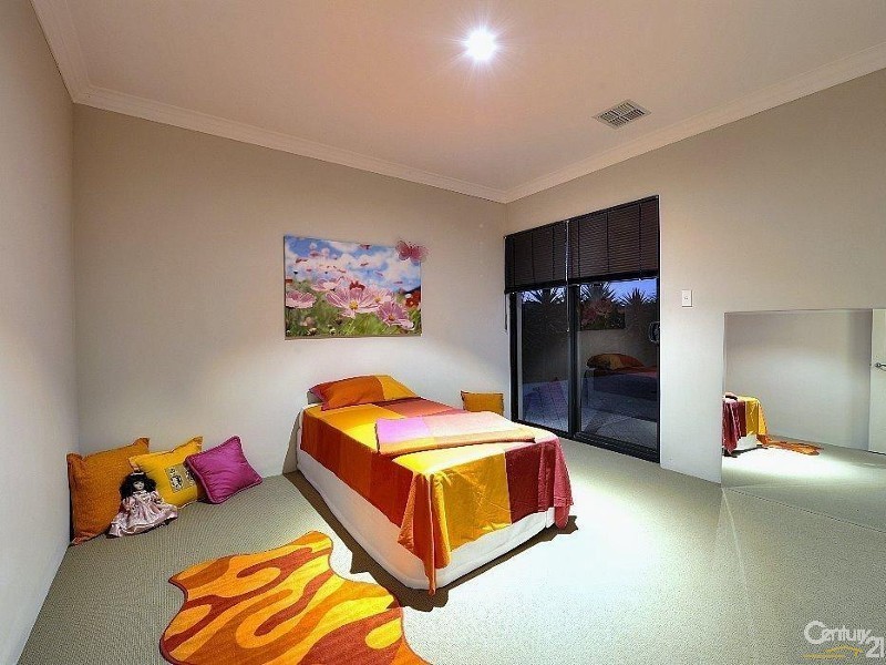 21 Waterlily Drive, Dudley Park WA 6210