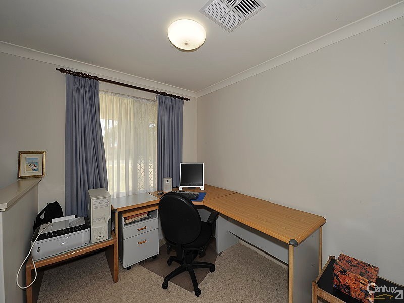 34 Portmarnock Circle, Halls Head WA 6210
