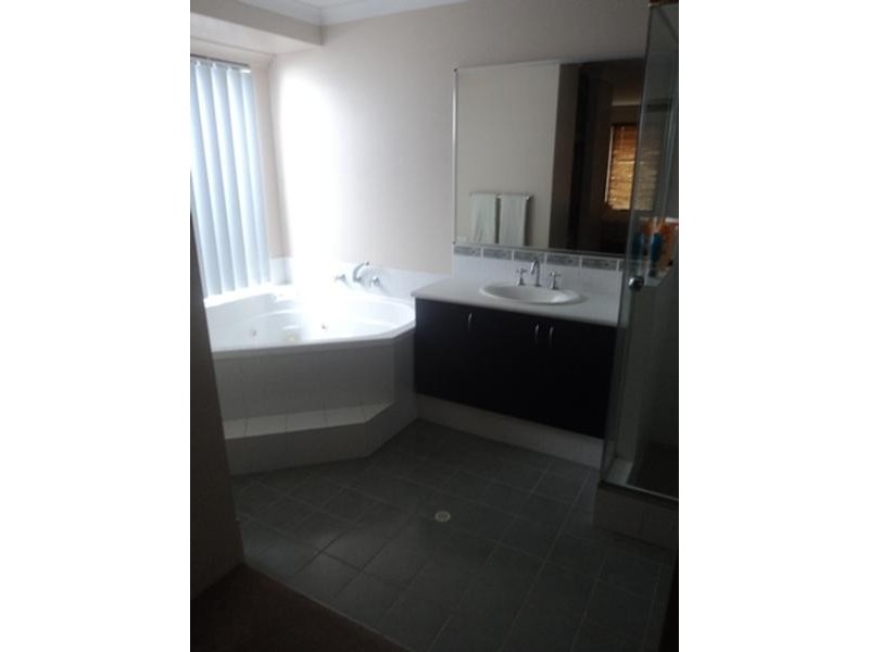 9 Calytrix Way, Halls Head WA 6210