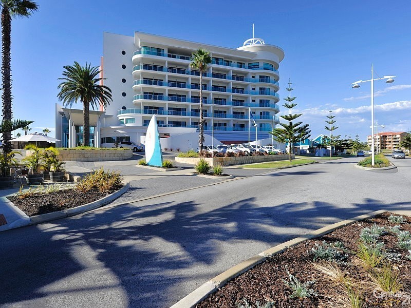 409/16 Dolphin Drive, Mandurah WA 6210