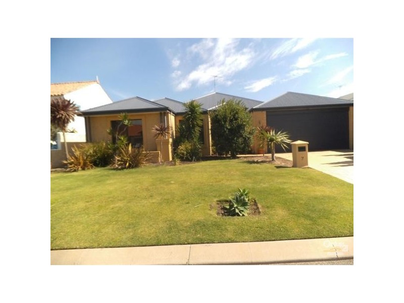 7 Pytheas Approach, Dudley Park WA 6210