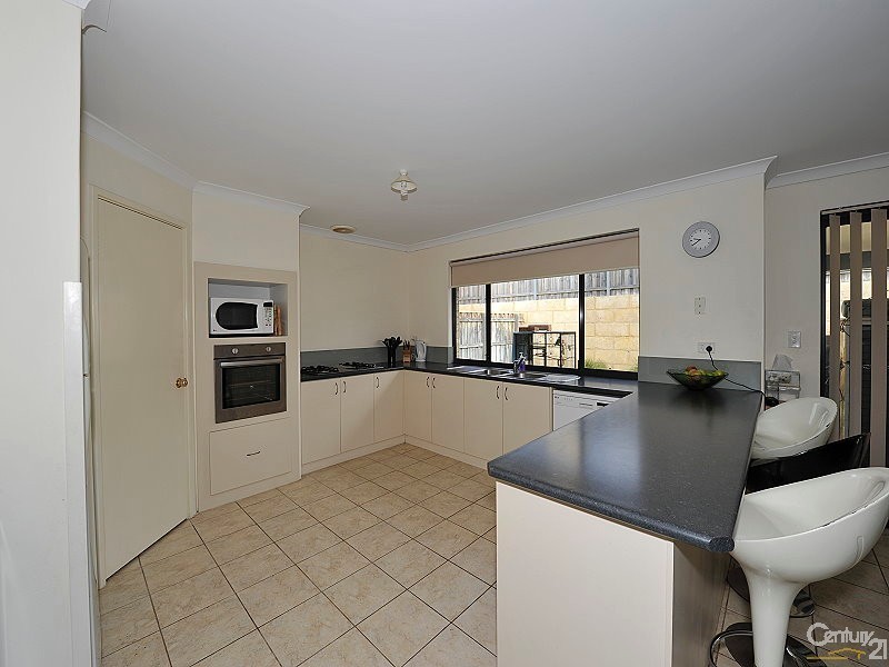 15 Adriana Way, Halls Head WA 6210