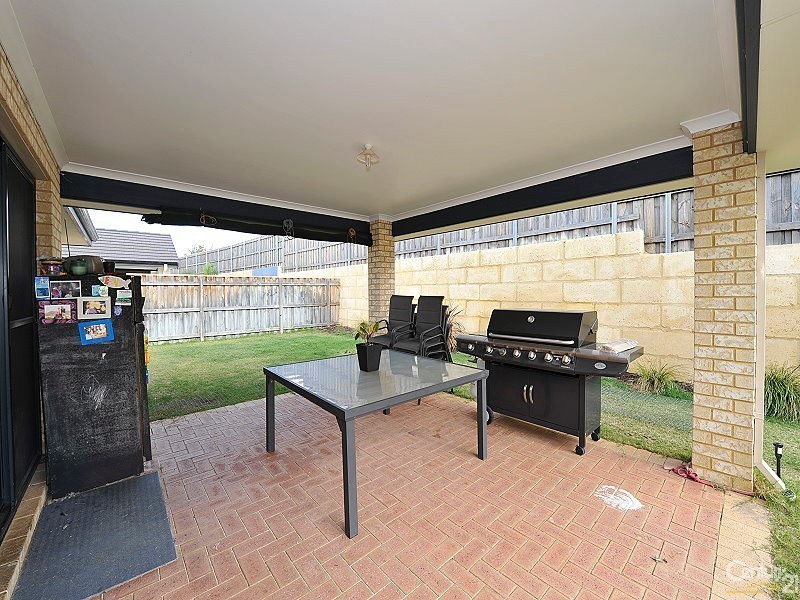 15 Adriana Way, Halls Head WA 6210