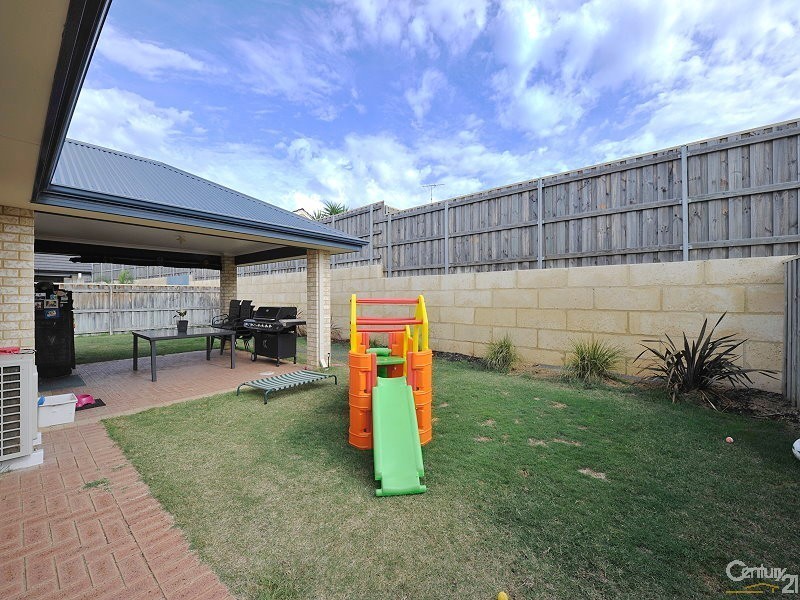15 Adriana Way, Halls Head WA 6210