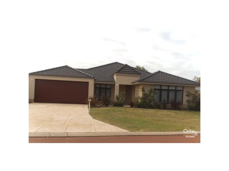 8 Myalla Pass, Lakelands WA 6180