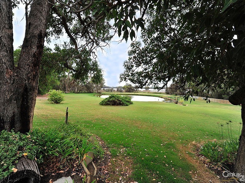 300 Lakes Road, Greenfields WA 6210